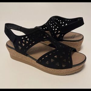 NWOT Earth Buran Rosa Black Wedge Sandal T Strap Ankle Cork Cut Out Size 8W